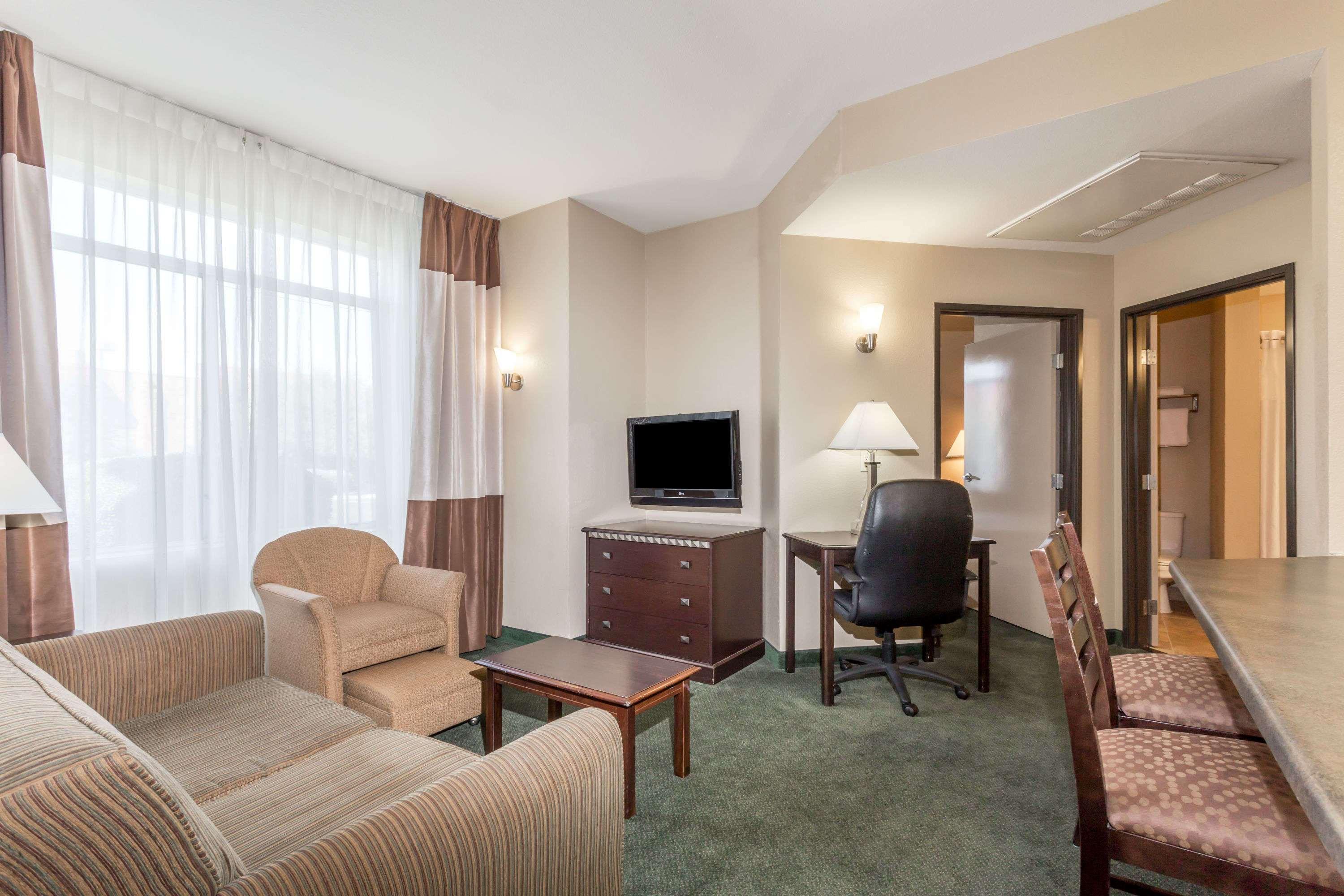 Hawthorn Suites By Wyndham Chandler Extérieur photo