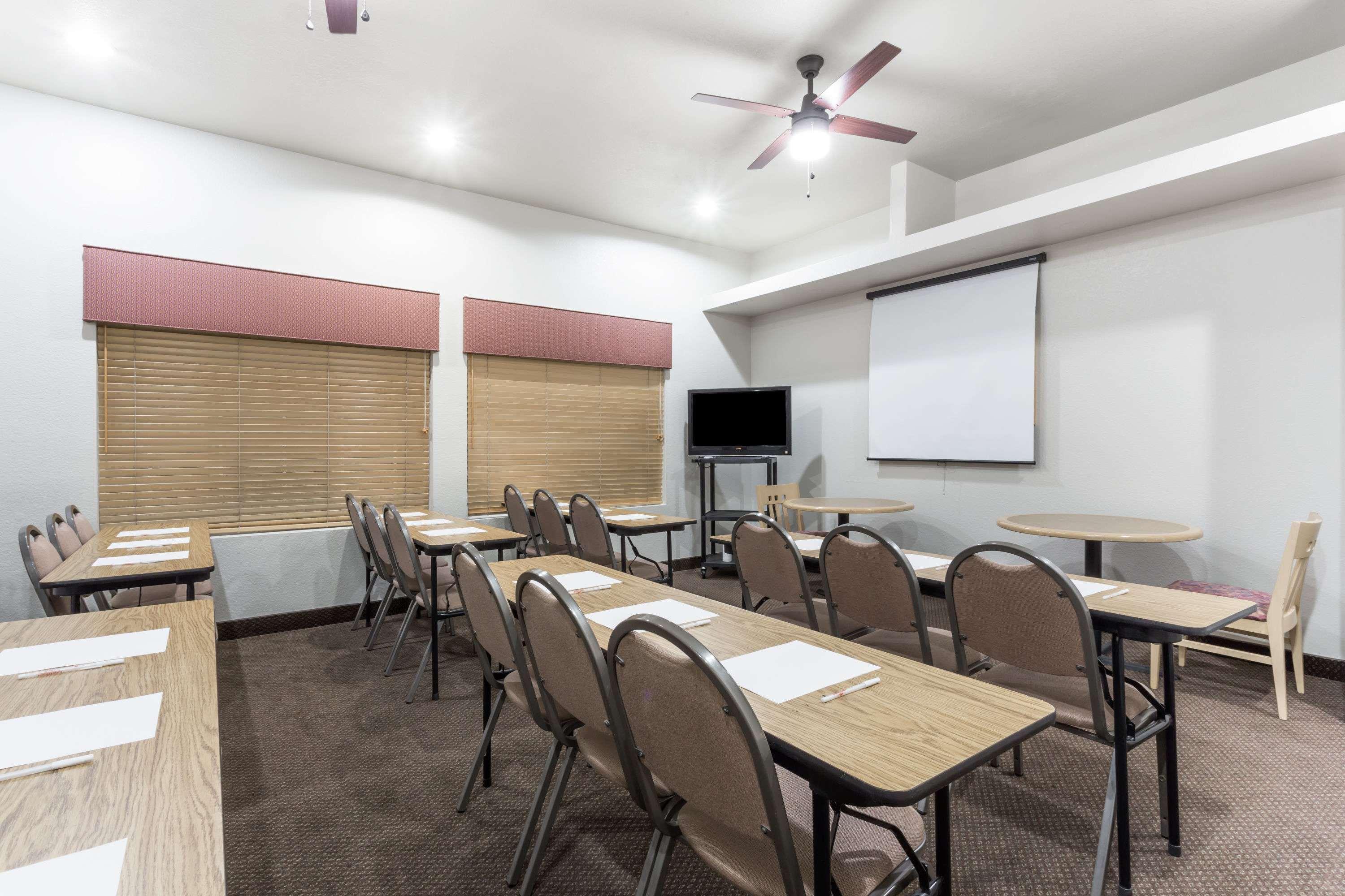 Hawthorn Suites By Wyndham Chandler Extérieur photo